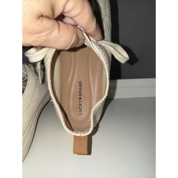 Lucky Brand Laddix Beige/ Cream Sneaker Size 9 M Ladies Round Toe Shoe - Picture 7 of 8